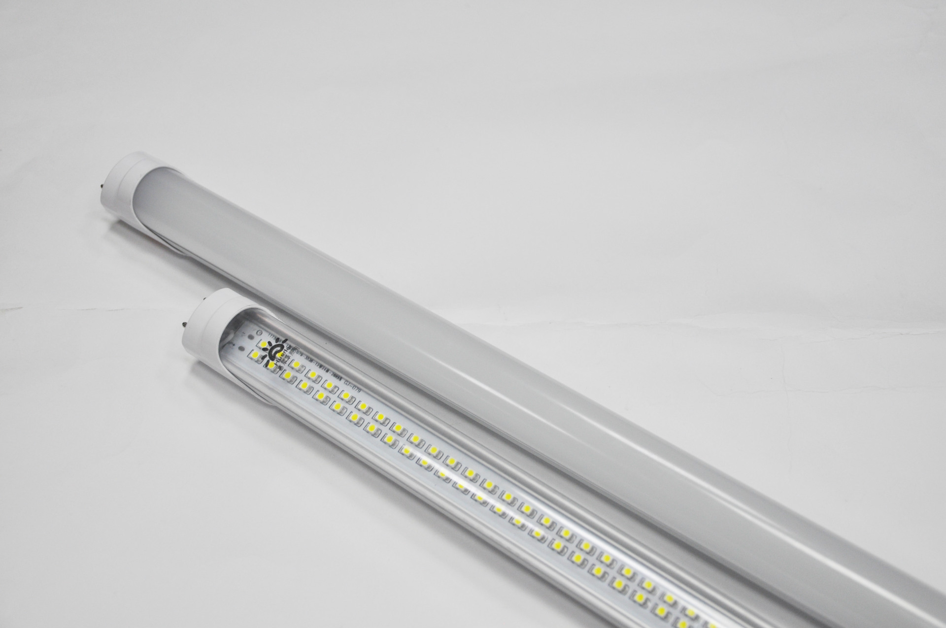 t8led日光灯2835贴片18w高亮家用商用1.2米节能日光灯