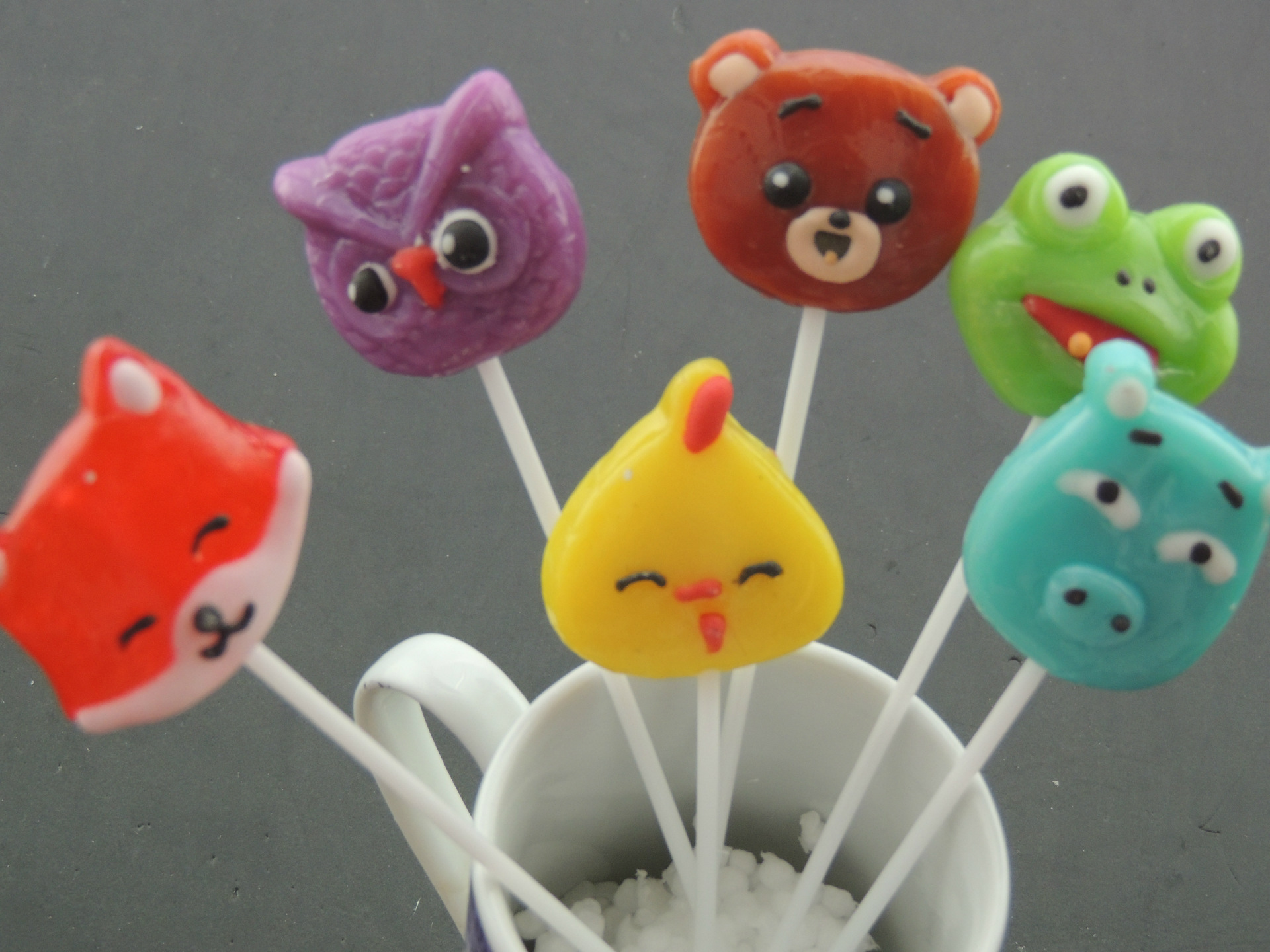 浙江丽水儿童节开心消消乐棒棒糖可爱小黄鸭爱心长杆动物硬糖创意礼物