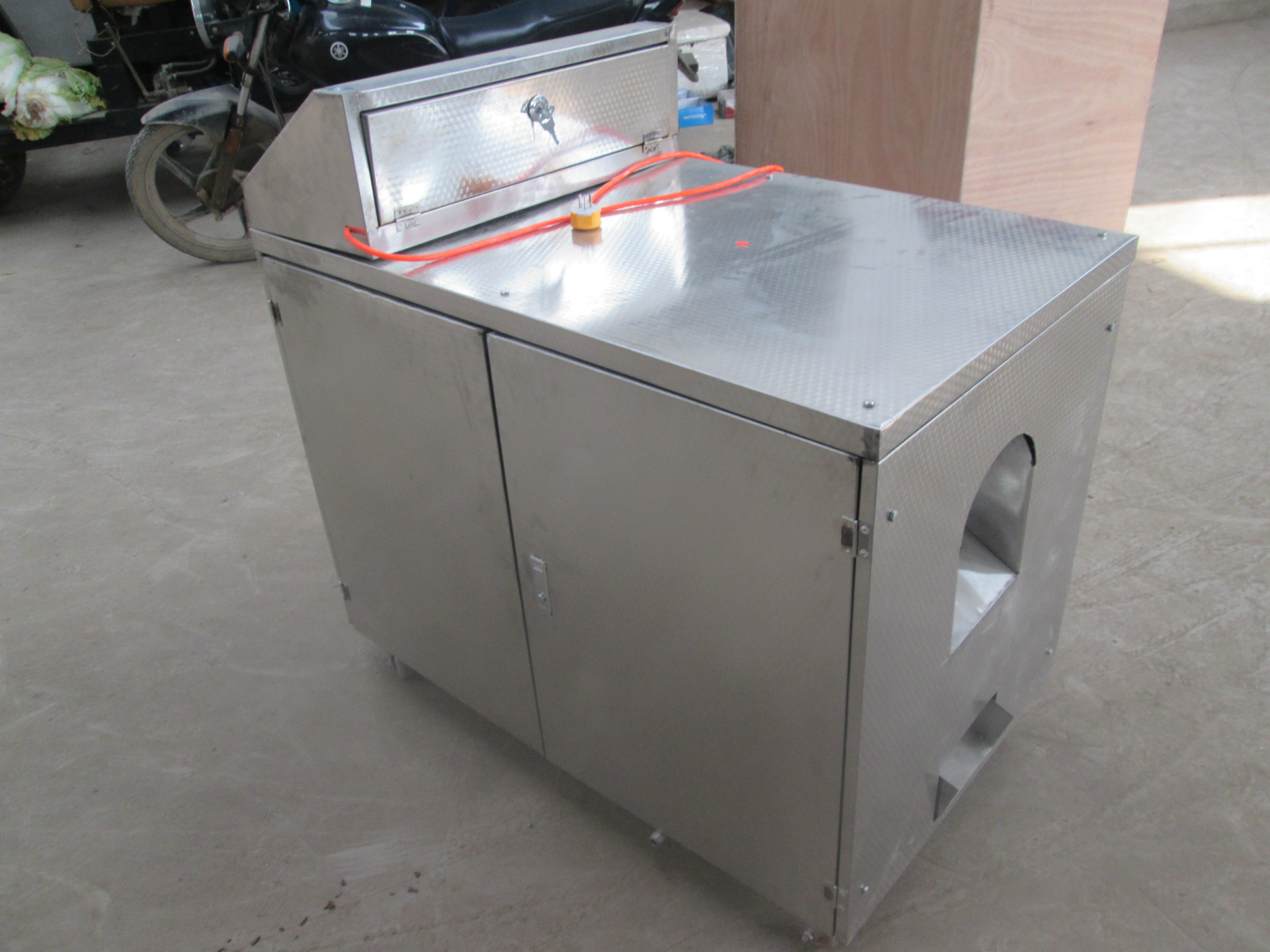 供应全自动杀鱼机|自动去鱼鳞,除内脏机器|自动杀鱼一体机生产厂