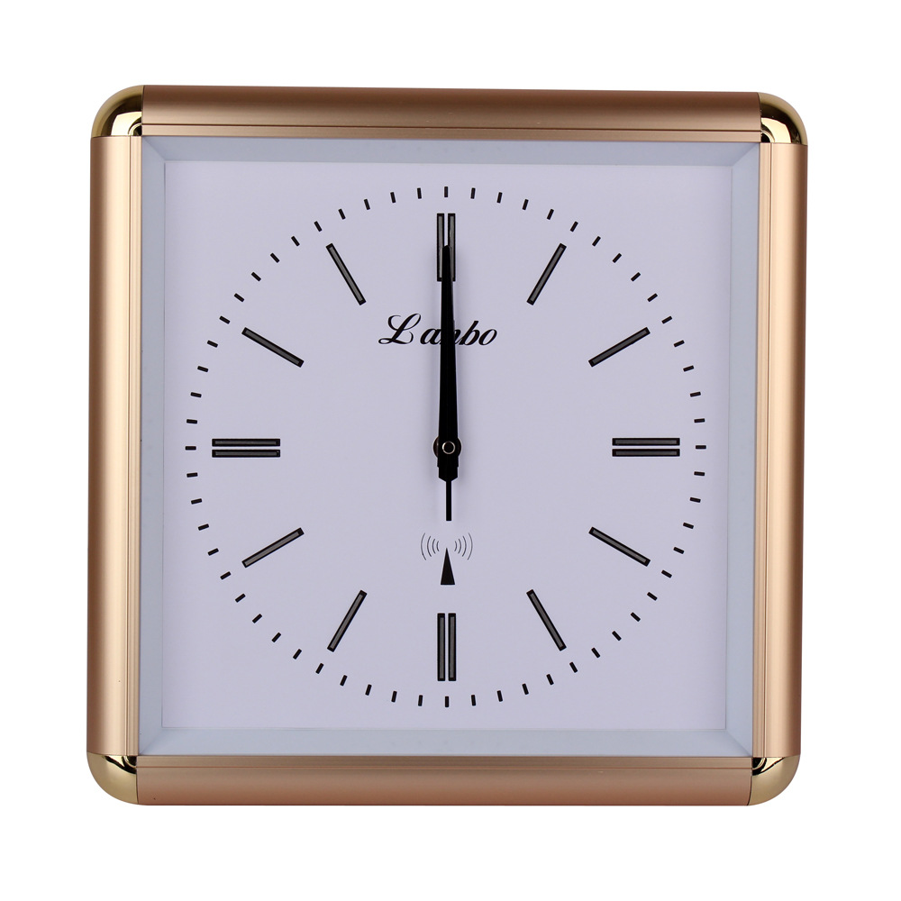 康巴丝电波钟正方形精致简约静音办公室客厅用金属挂钟精细刻度