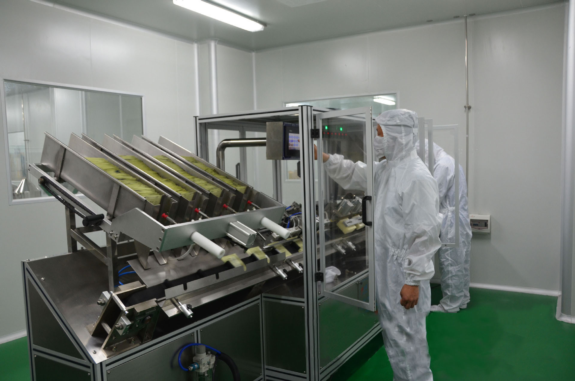 玻尿酸蚕丝面膜oem加工 改善肌肤补水修身 两层蚕丝面膜贴牌生产