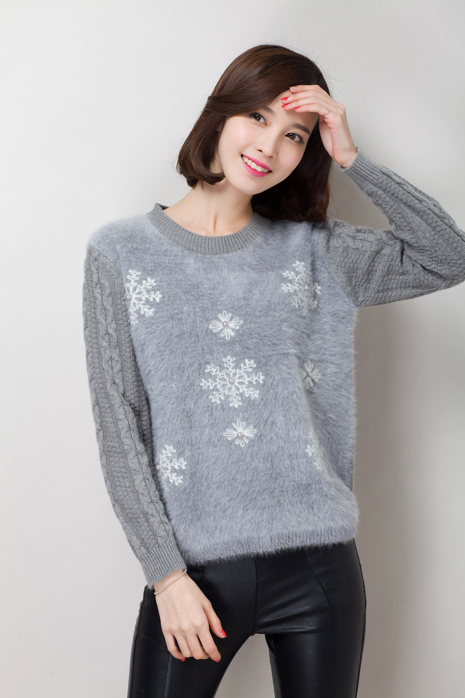 2015春季新款 时尚甜美雪花花型女式毛衣 圆领宽松打底外套针织衫