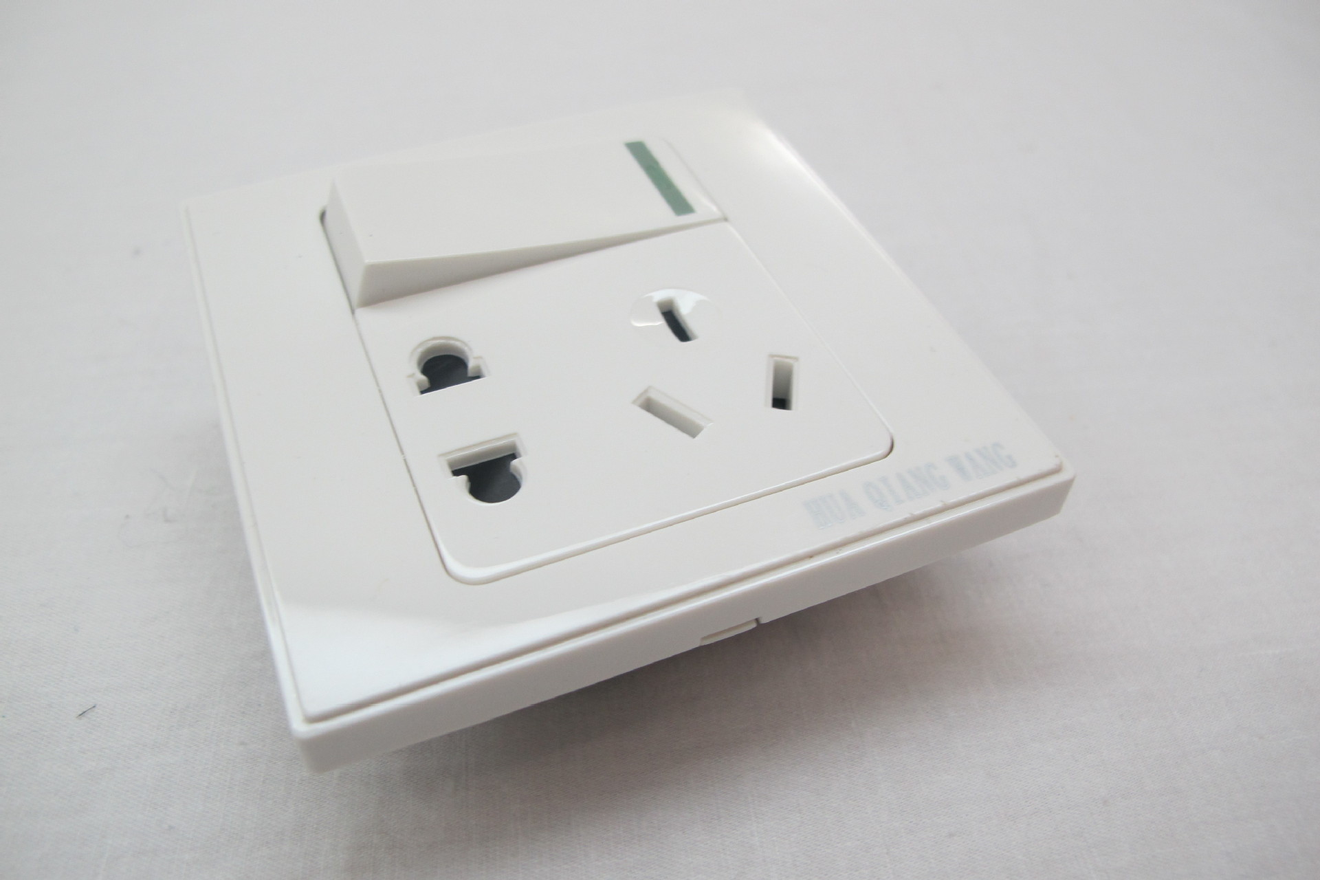 华强开关插座10a16a墙壁插座面板插座h9.8多功能万能限时特价出售