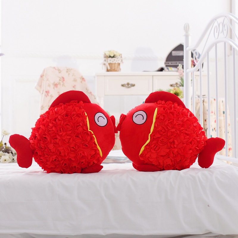 亲嘴鱼公仔 毛绒玩具批发 婚庆娃娃批发 结婚礼物