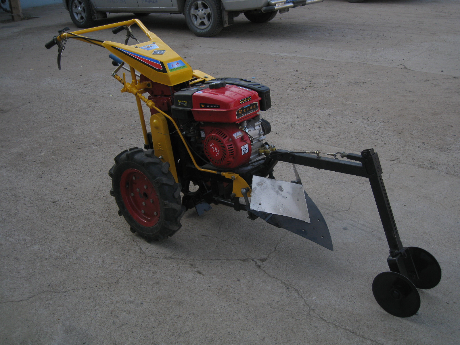 供应吉林山区,辽北地区-起垄-扣半专用独轮式气死驴微耕机机动犁