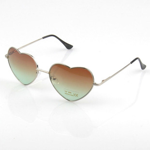 可爱心形渐变色眼镜彩色太阳镜欧美原单大牌女士桃心墨镜批发014