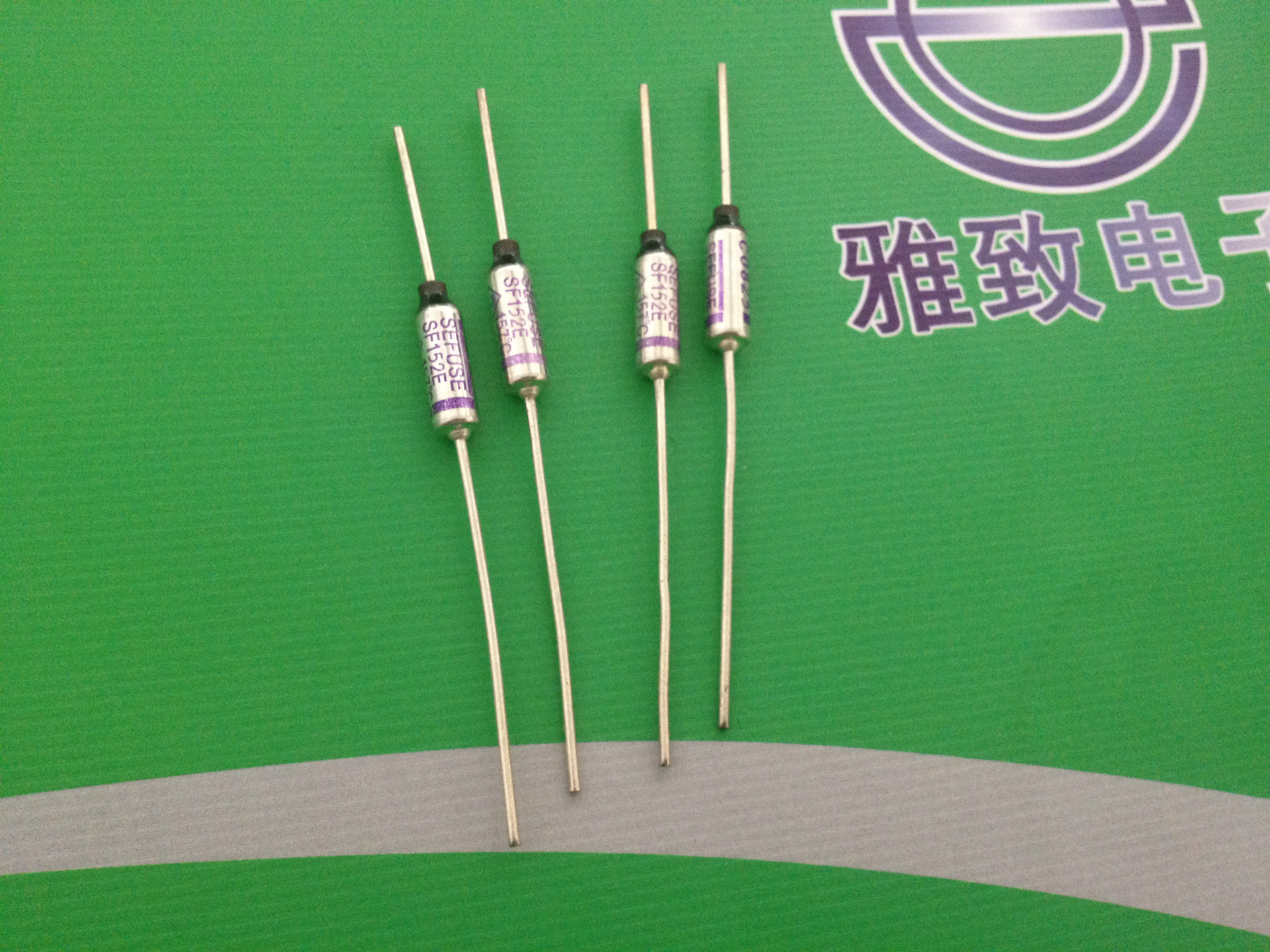 金属壳温度保险丝 10a250v 77度