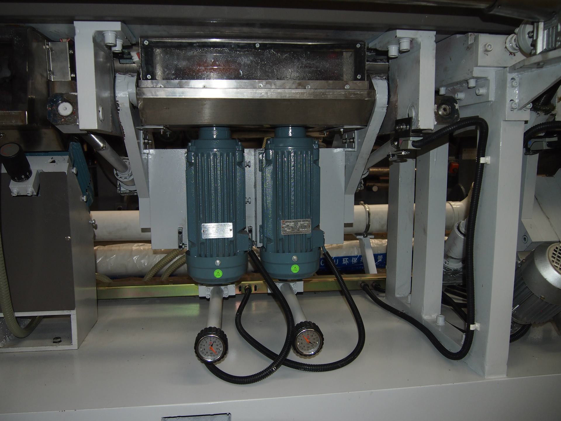 玻璃直线(多级)磨边机-门窗及家具玻璃磨边机