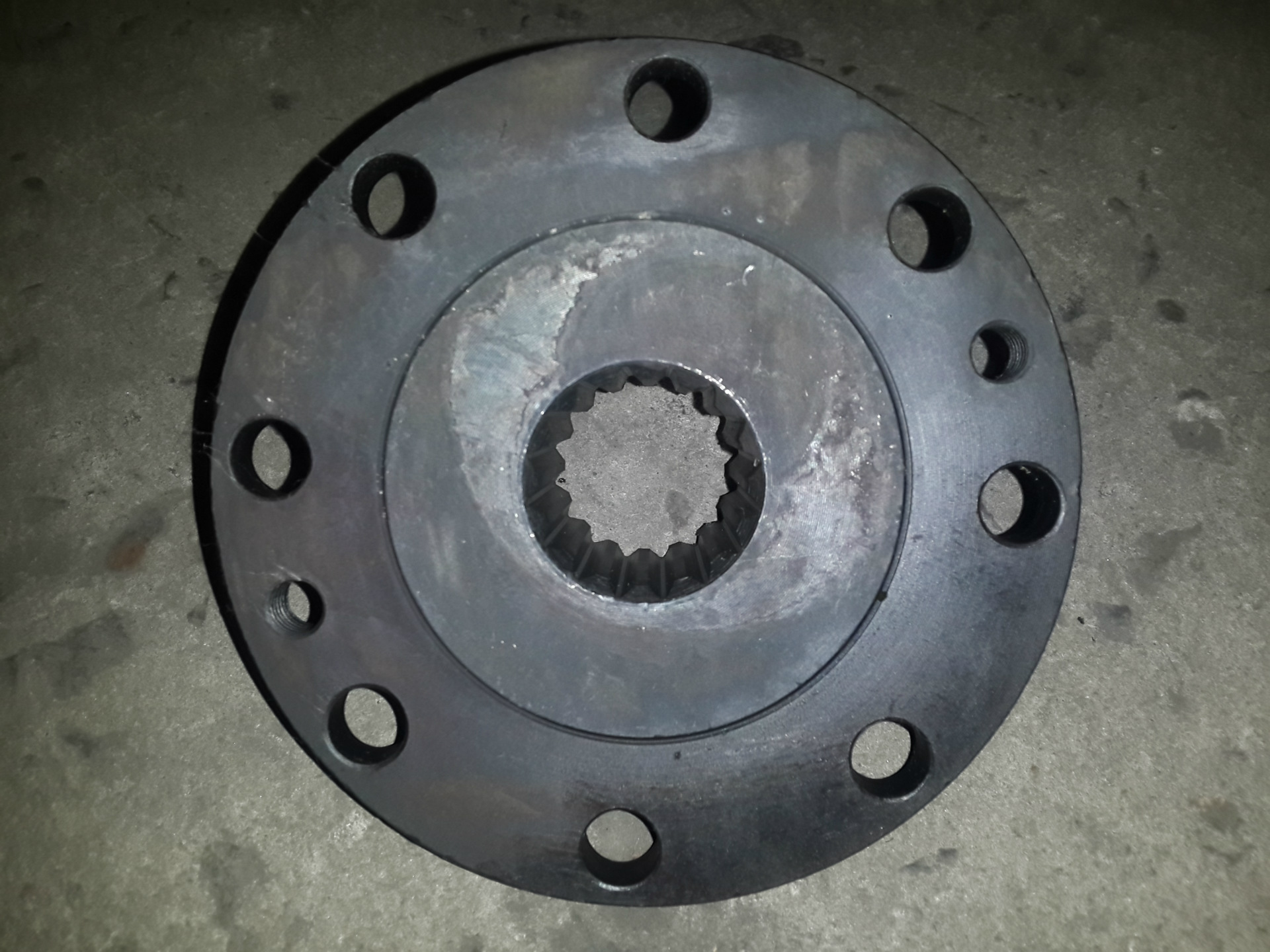 130前驱动桥适用于四驱车型130半轴突缘