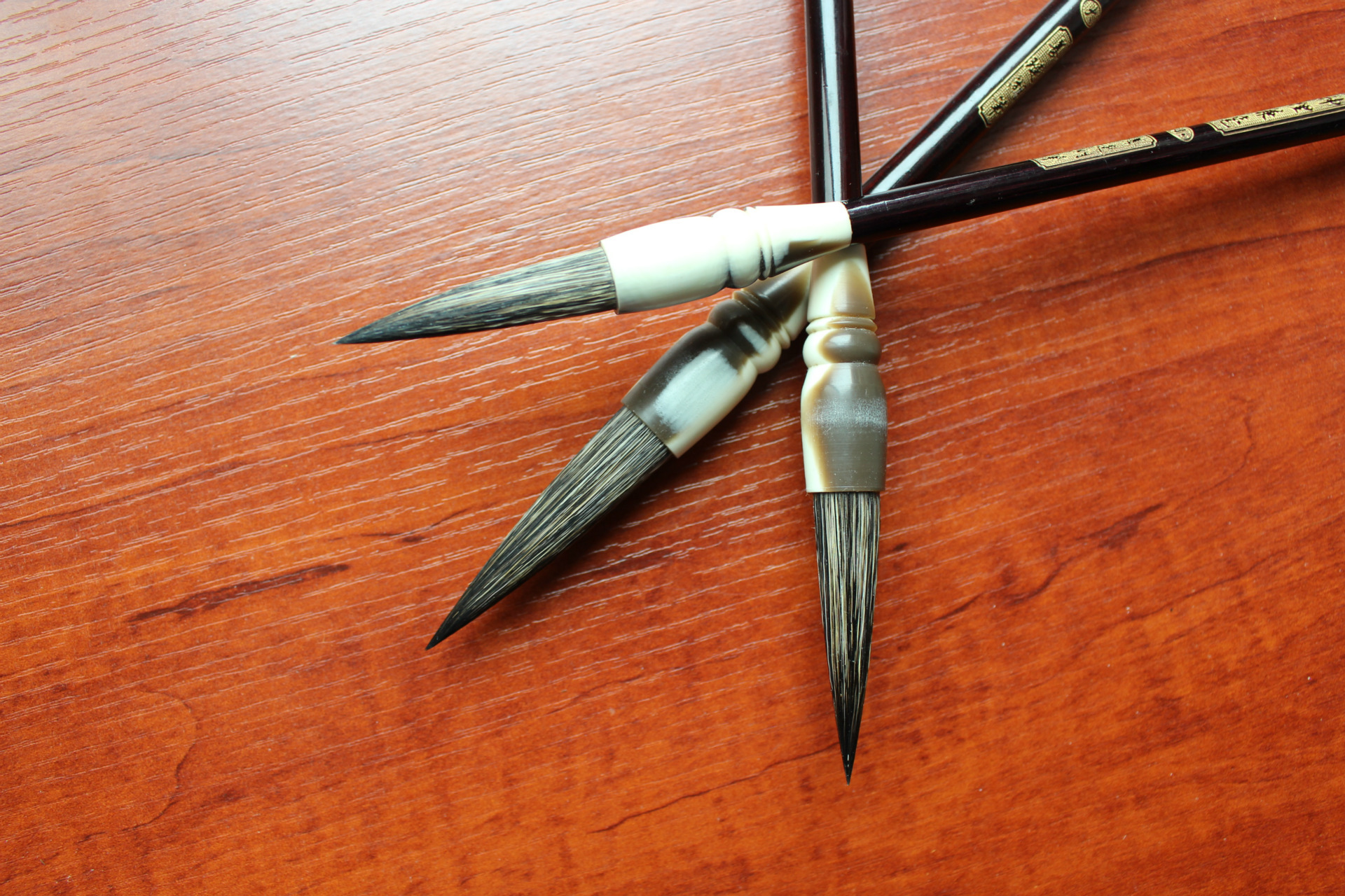 【厂家直销】石獾毛笔 弹性非常好 不分叉含墨多 兼毫毛笔 好毛笔