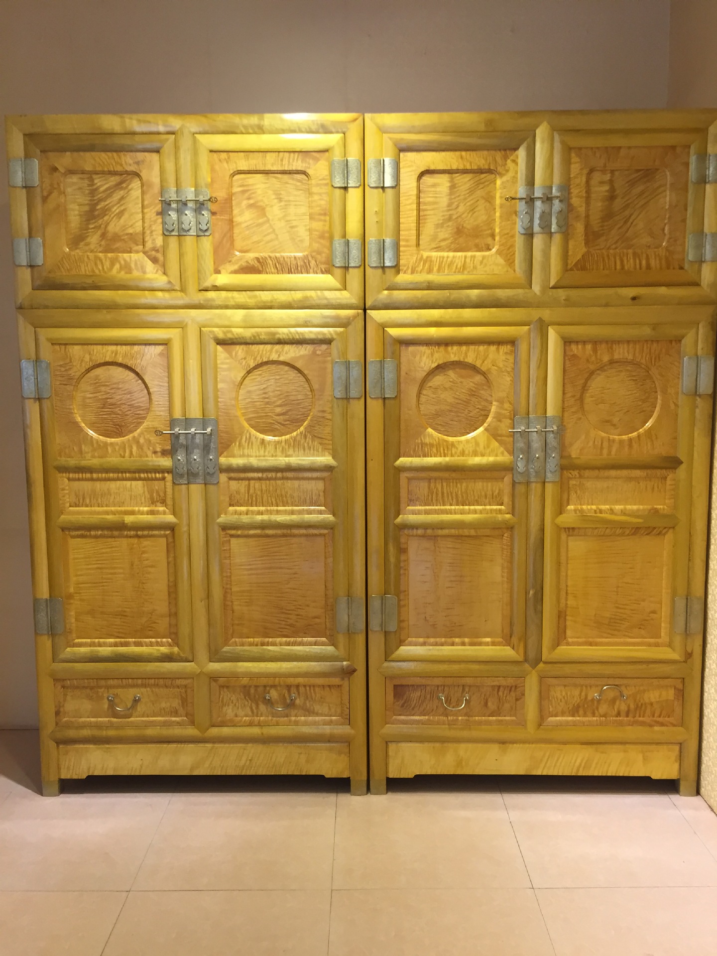 艺龙阁古典家具金丝楠木顶厢柜(衣柜)大叶楠镶圆满纹理厂家直销