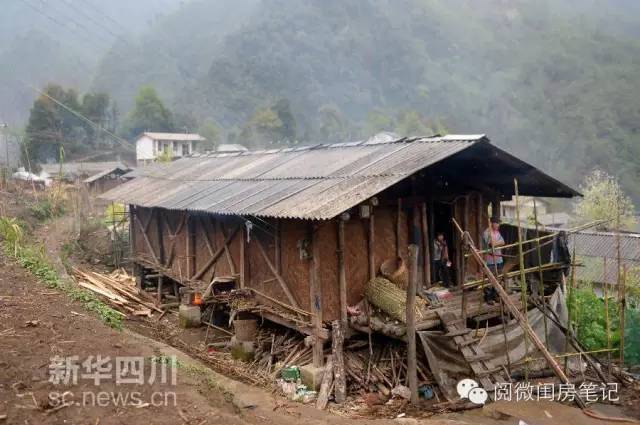 这是广西都安瑶族自治县隆福乡葛家村龙母屯一贫困家庭的住房内景