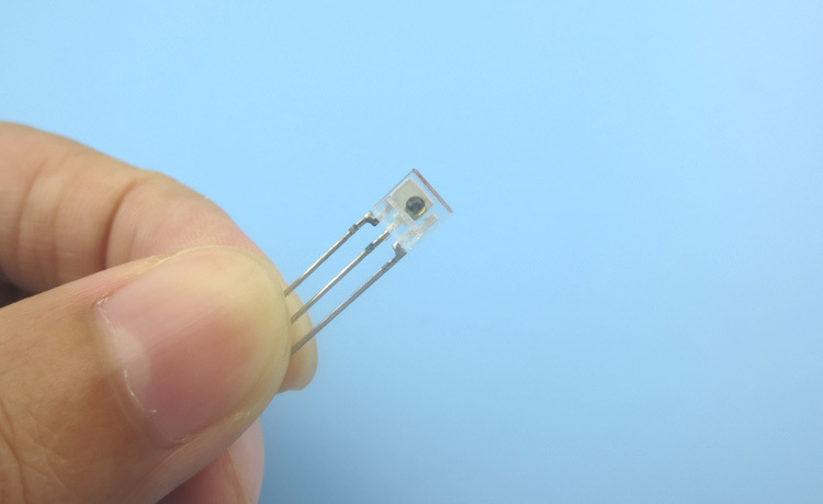 激光接收管 激光照射时输出电压图片_6