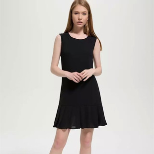 小裙摆背心连衣裙