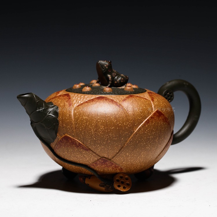 宜兴紫砂壶 大师蒋蓉制【荷叶青蛙套壶】 一壶四杯 四托