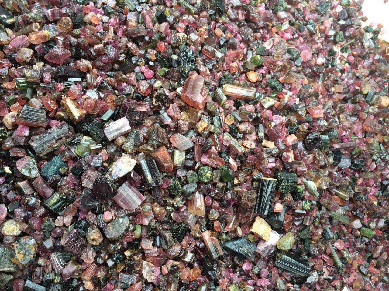 精工雕刻,大小雕件,水晶手排,各种首饰,碧玺戒面,红蓝黄绿宝石,冰晶