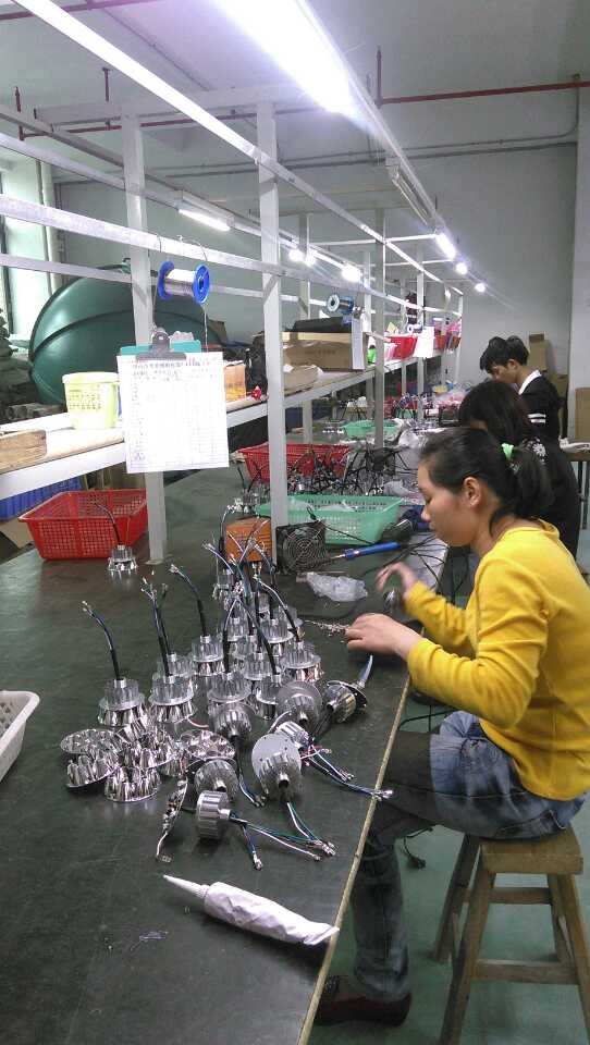 业务范围包括:led车灯 系列,汽车 零部件,灯具配件,家用电器,电子产品