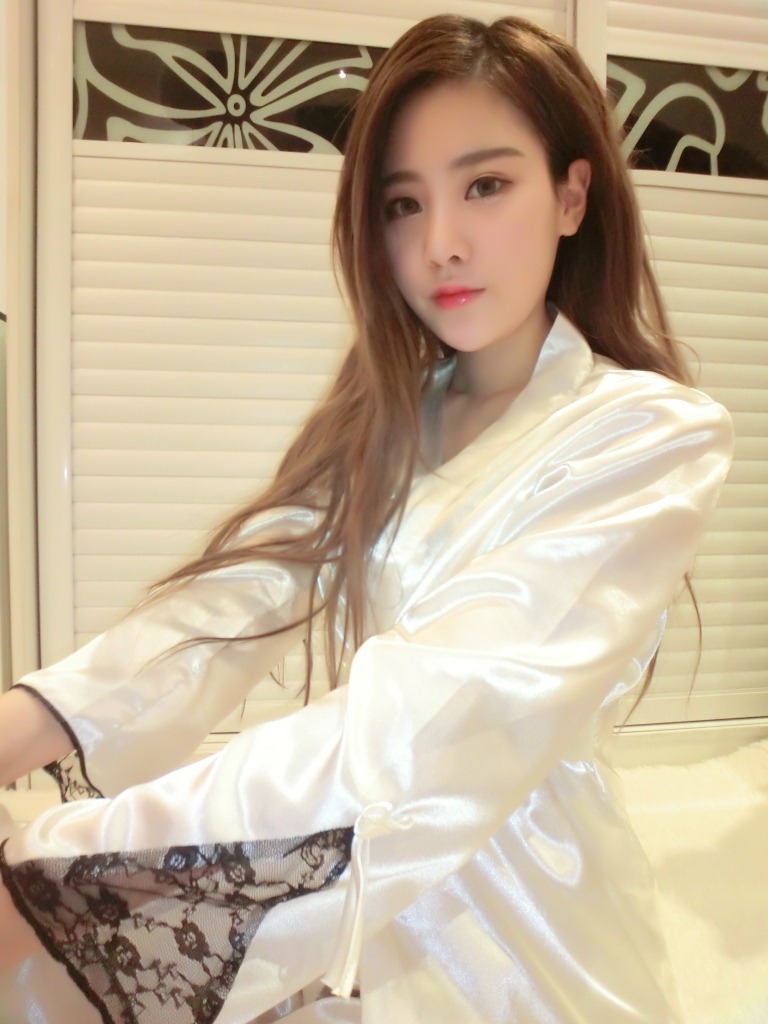 微信代理春秋性感真丝长袖睡衣女夏丝绸吊带蕾丝睡袍三件套家居服