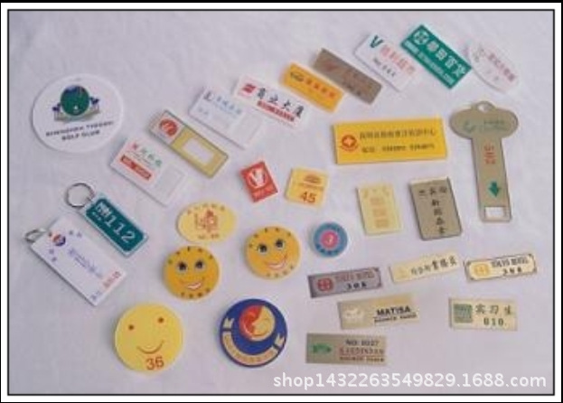 6090雕刻机 胸牌雕刻机 橄榄核 小型CNC数控雕刻机木雕