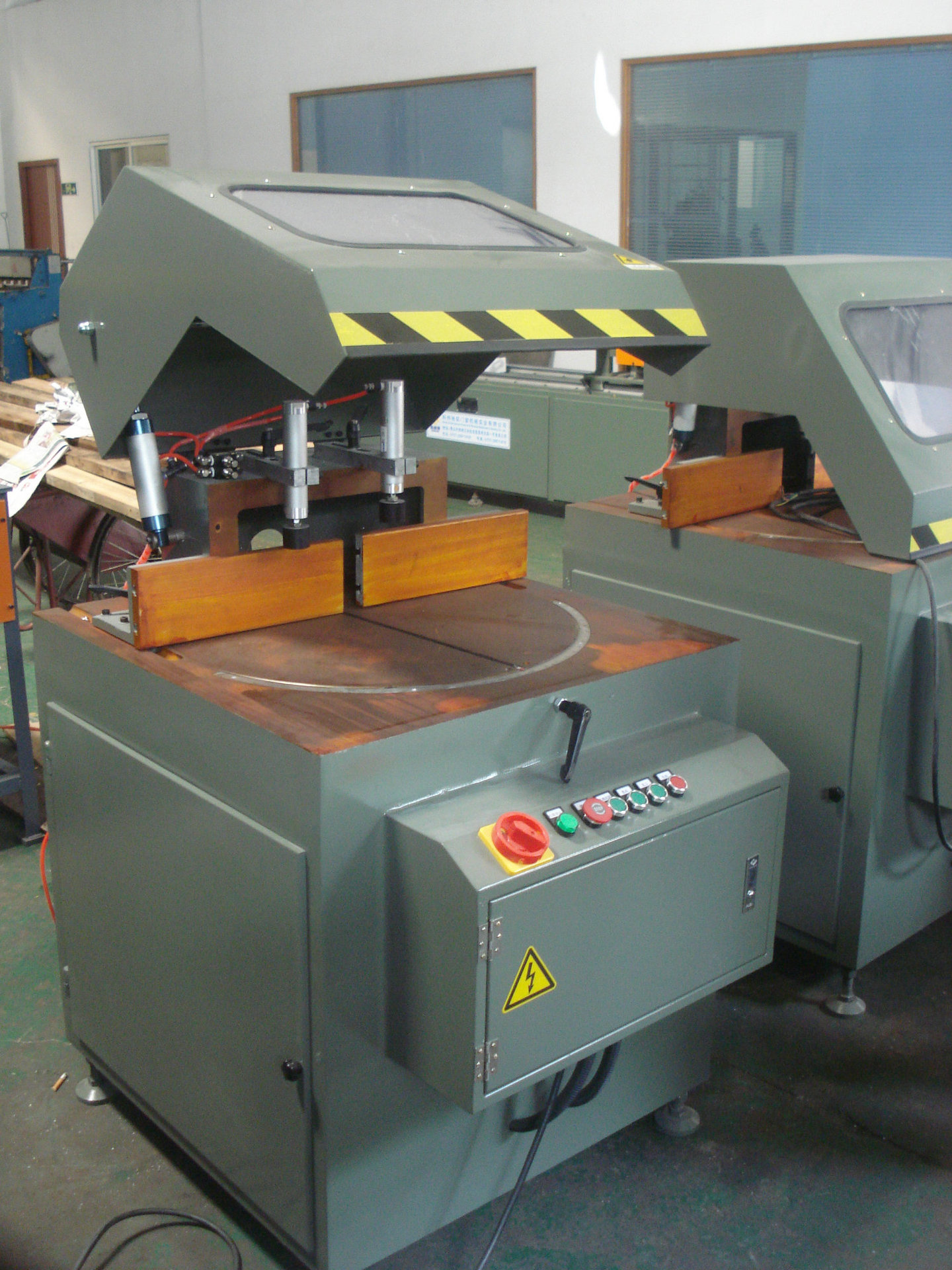 gt6340 任意角单头锯 型材切割锯