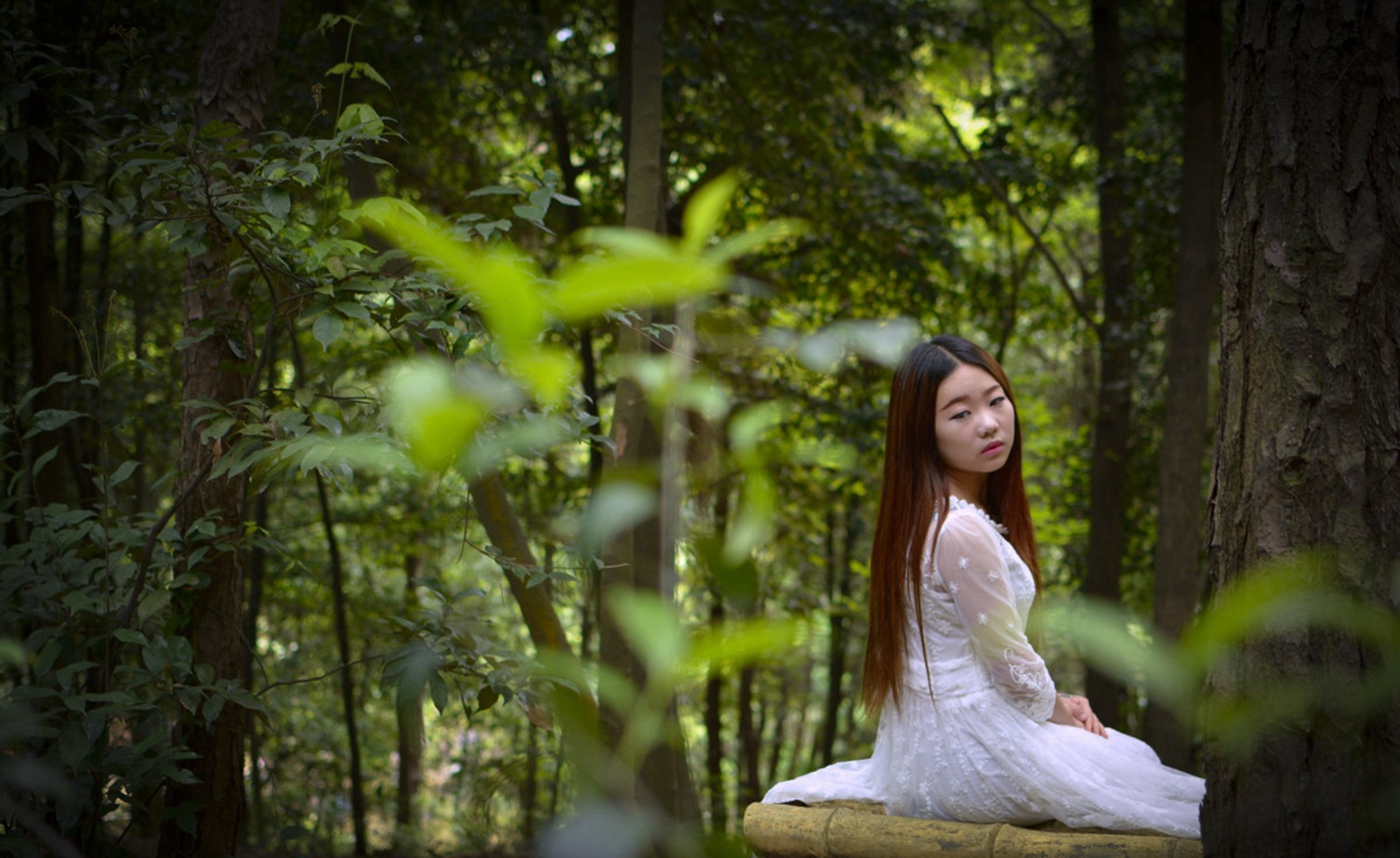 女友野外拍写真小搏全程相随