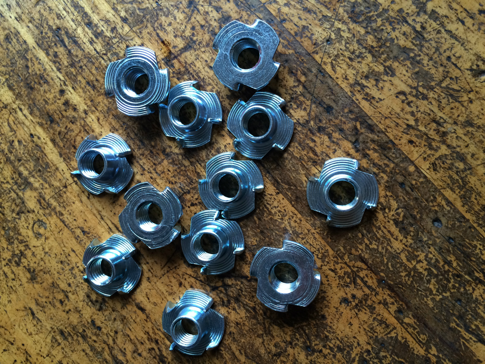 优质国标大底冲压四爪螺母m6*25*11,平底四爪螺帽,四爪钉