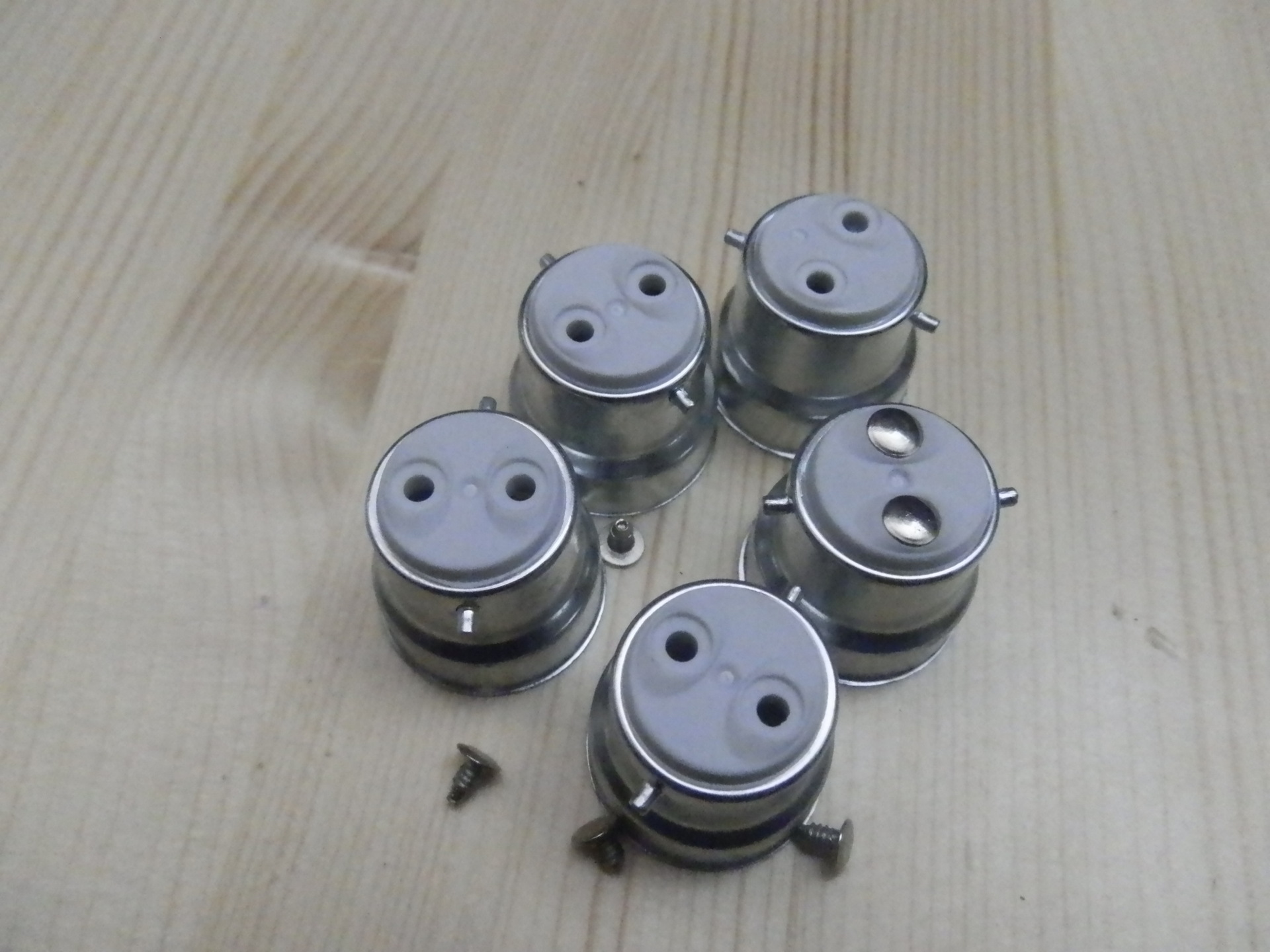 厂家直供 免焊b22镀锌灯头 高质量免焊led灯头 品质保证