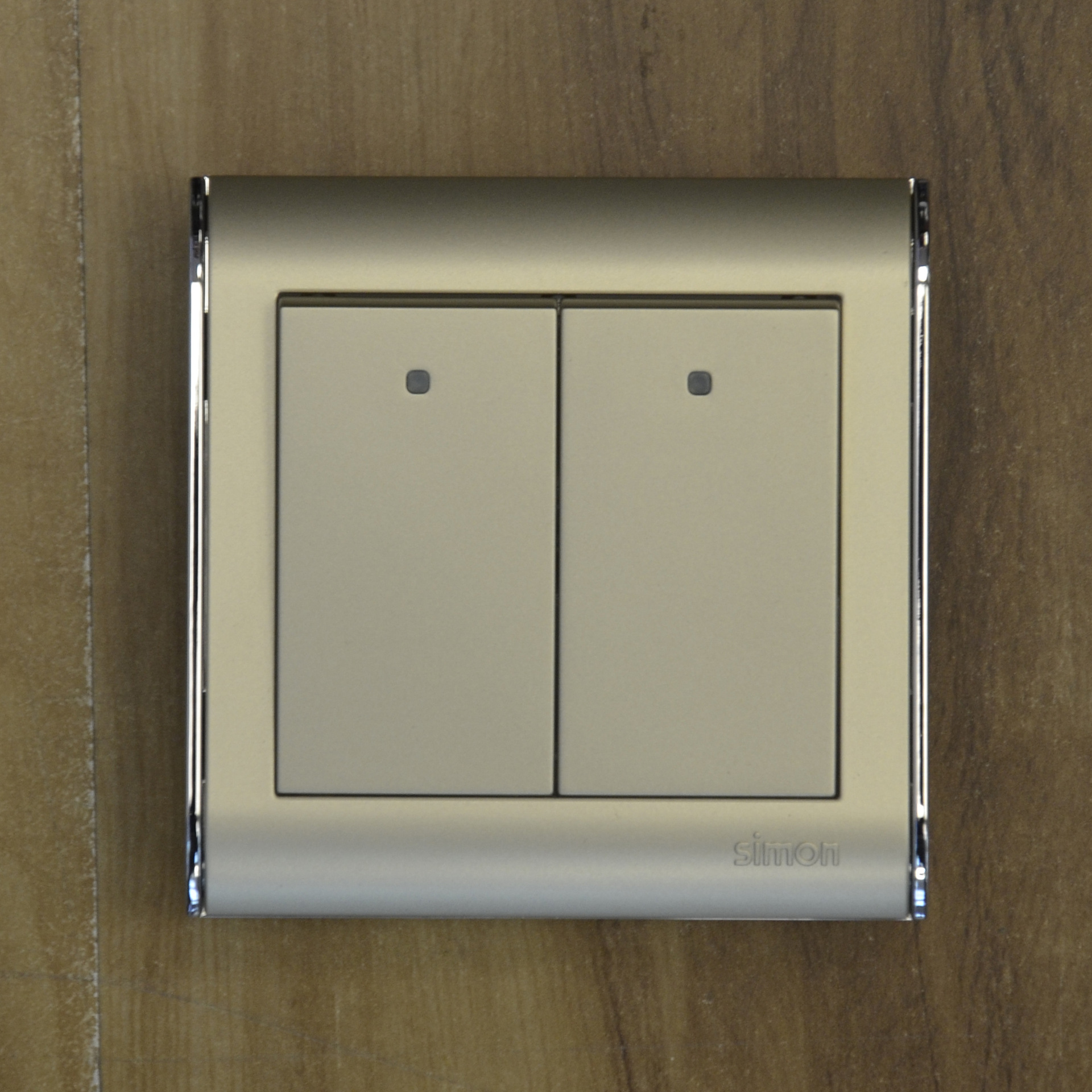 西蒙i5系列带荧光指示灯土豪金色二位单极开关 翘班开关面板