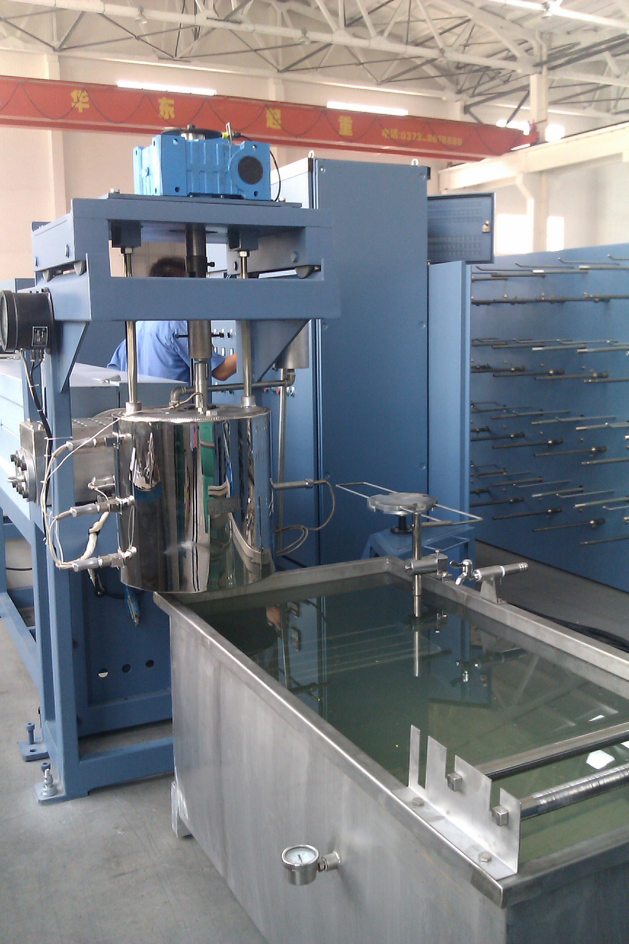 4.该设备能用于不同的圆丝生产线,生产各种防风网